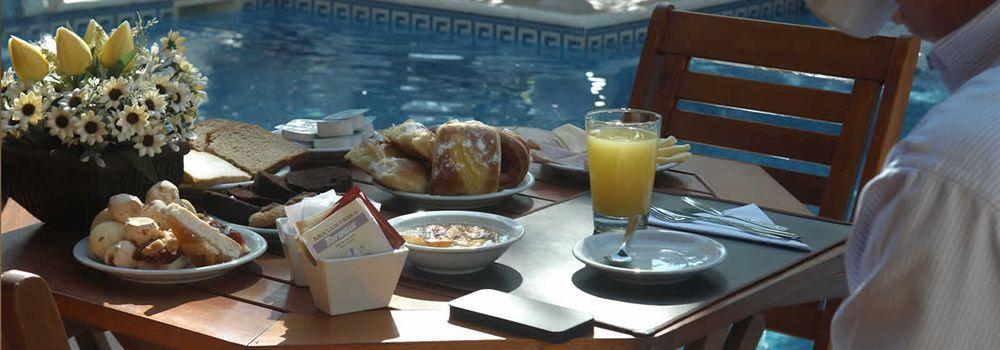 Akwati Suites Iguazu ปูแอร์โตอีกวาซู ภายนอก รูปภาพ