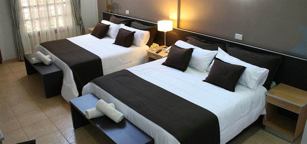 Akwati Suites Iguazu ปูแอร์โตอีกวาซู ภายนอก รูปภาพ