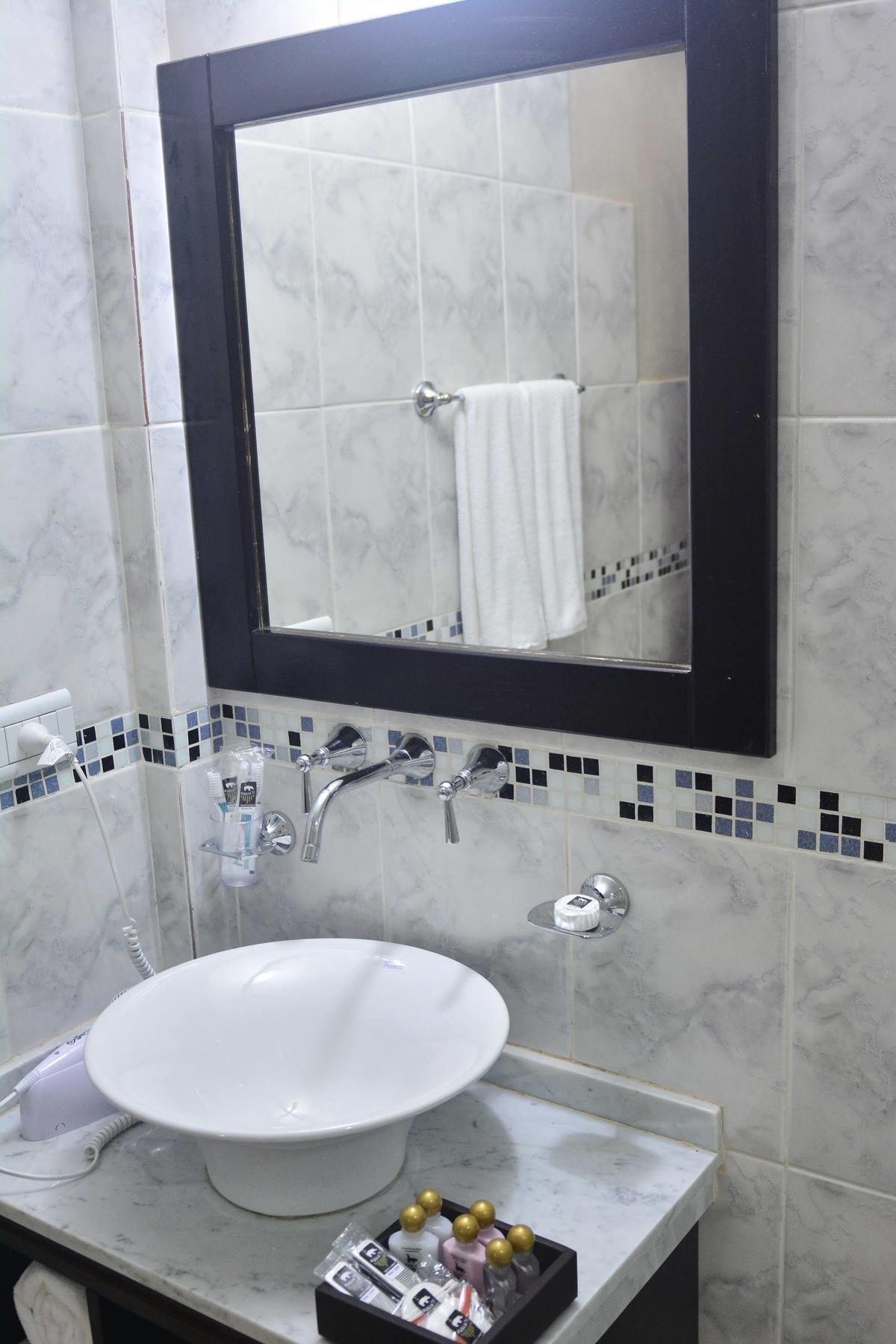 Akwati Suites Iguazu ปูแอร์โตอีกวาซู ภายนอก รูปภาพ