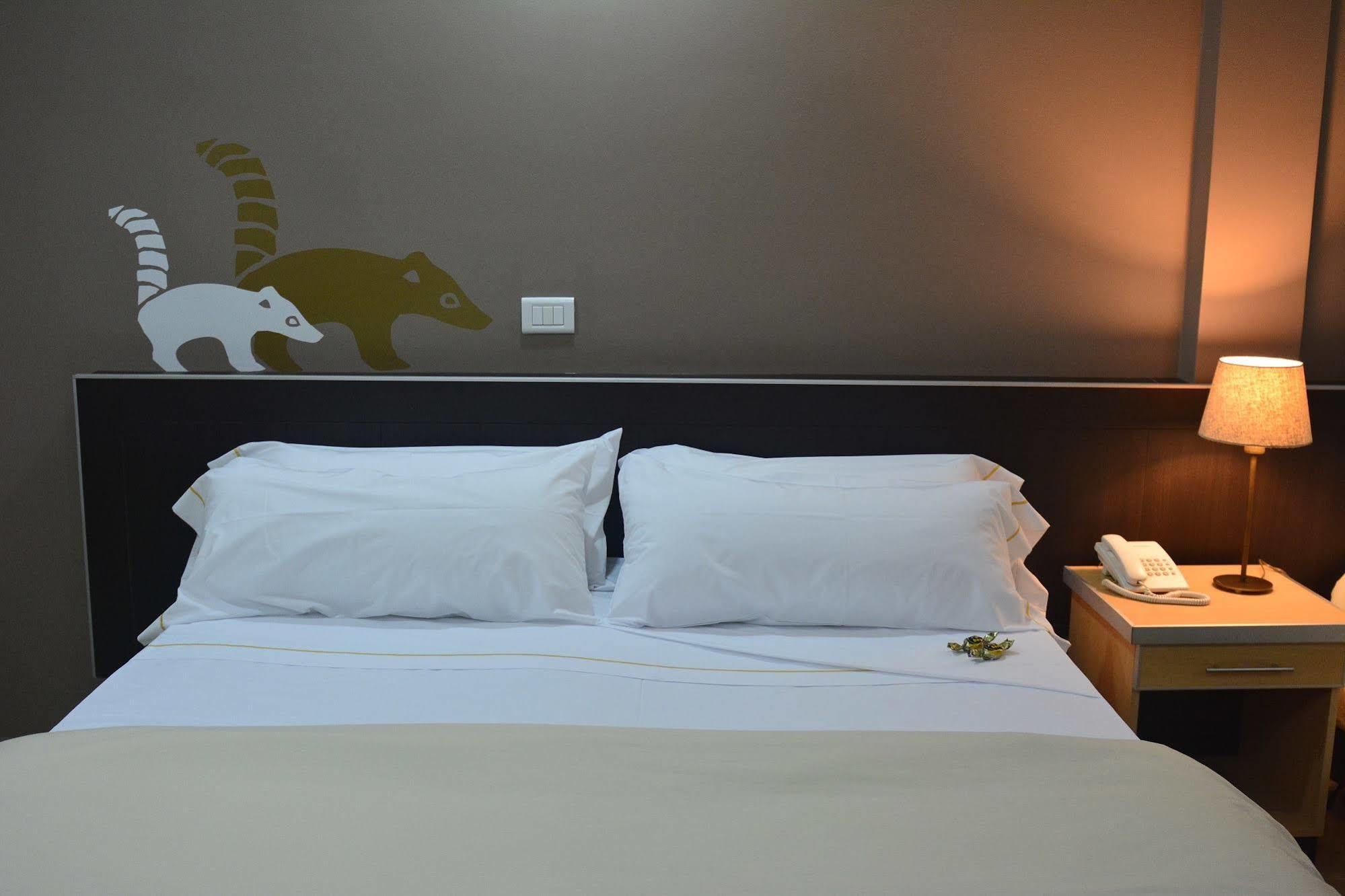 Akwati Suites Iguazu ปูแอร์โตอีกวาซู ภายนอก รูปภาพ