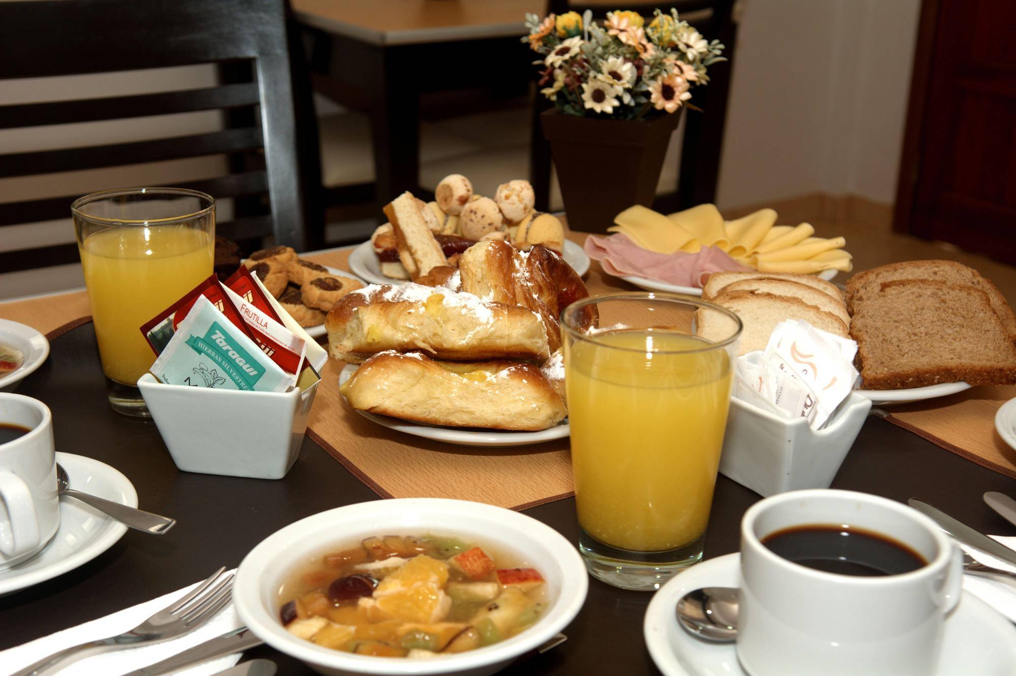 Akwati Suites Iguazu ปูแอร์โตอีกวาซู ภายนอก รูปภาพ
