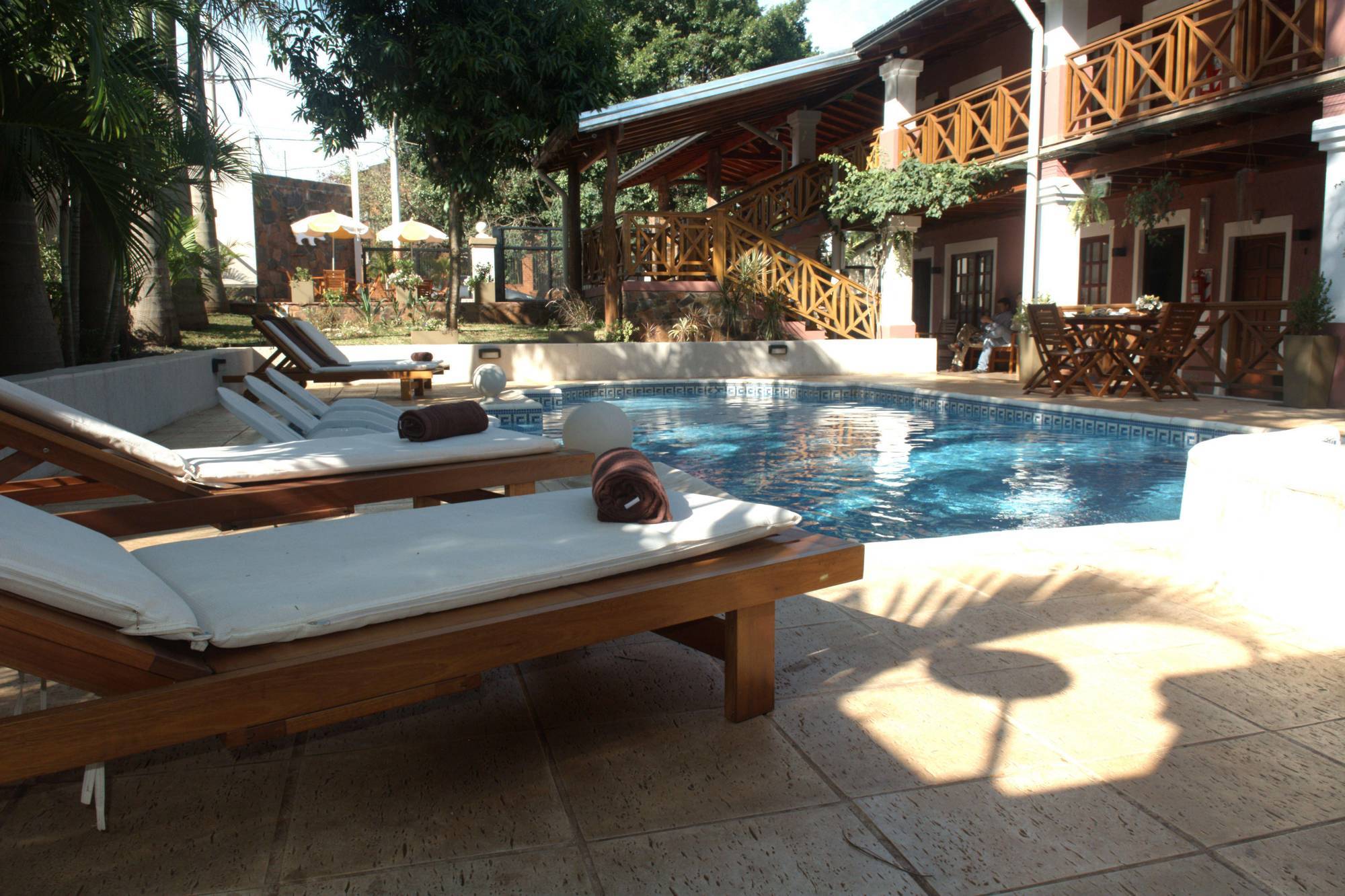 Akwati Suites Iguazu ปูแอร์โตอีกวาซู ภายนอก รูปภาพ