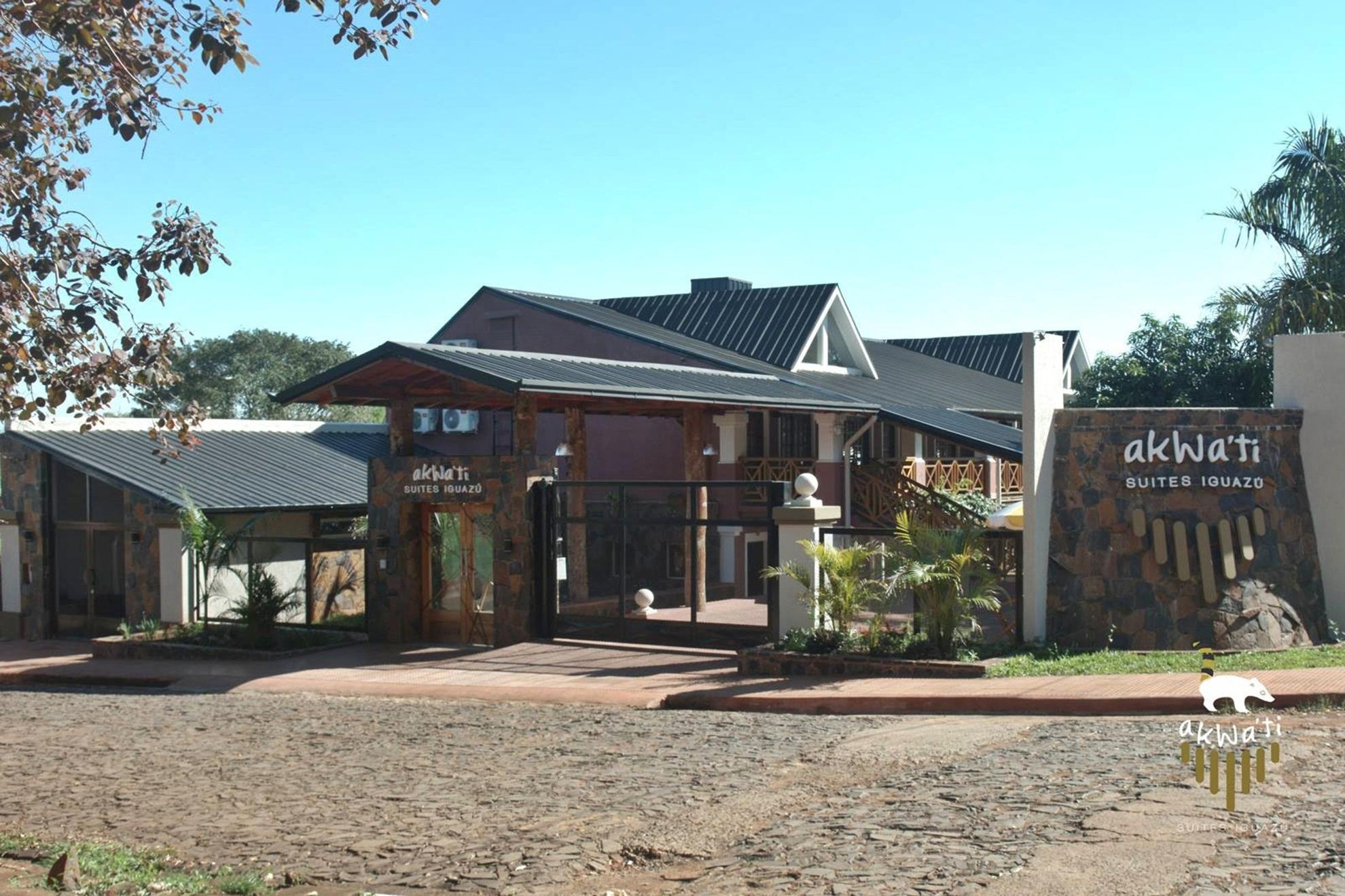 Akwati Suites Iguazu ปูแอร์โตอีกวาซู ภายนอก รูปภาพ